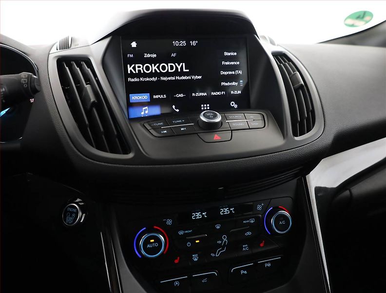 Ford Kuga (2017) 2.0 TDCi, 4X4, Kůže - fotka 10 z 20