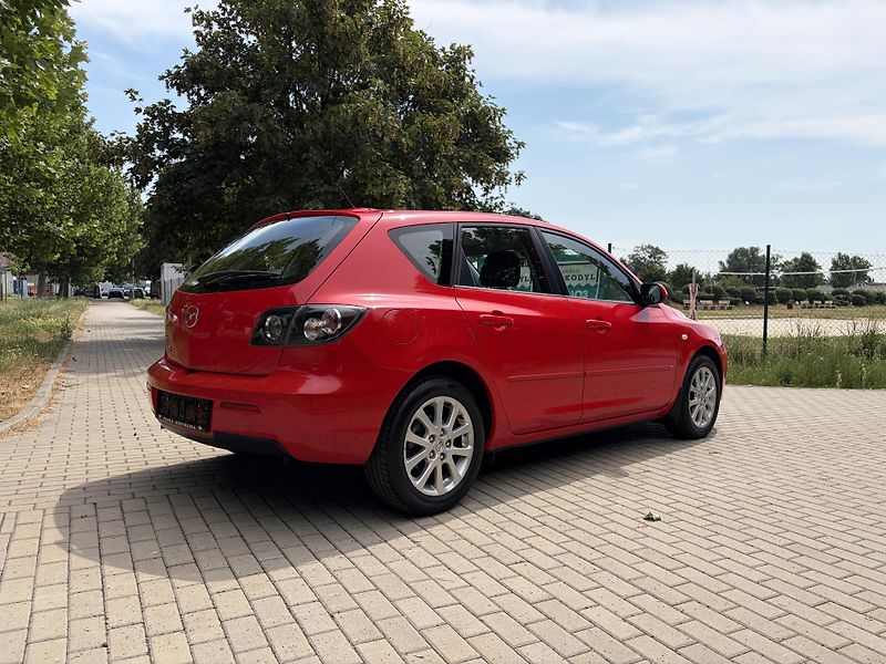 Mazda 3 1.6 Sport Active - fotka 10 z 25