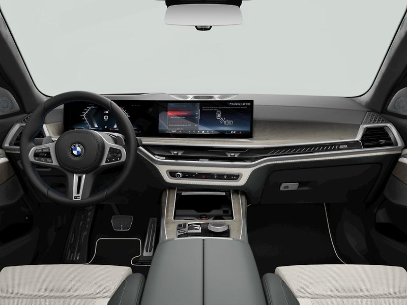 BMW X7 M60i xDrive - fotka 4 z 5