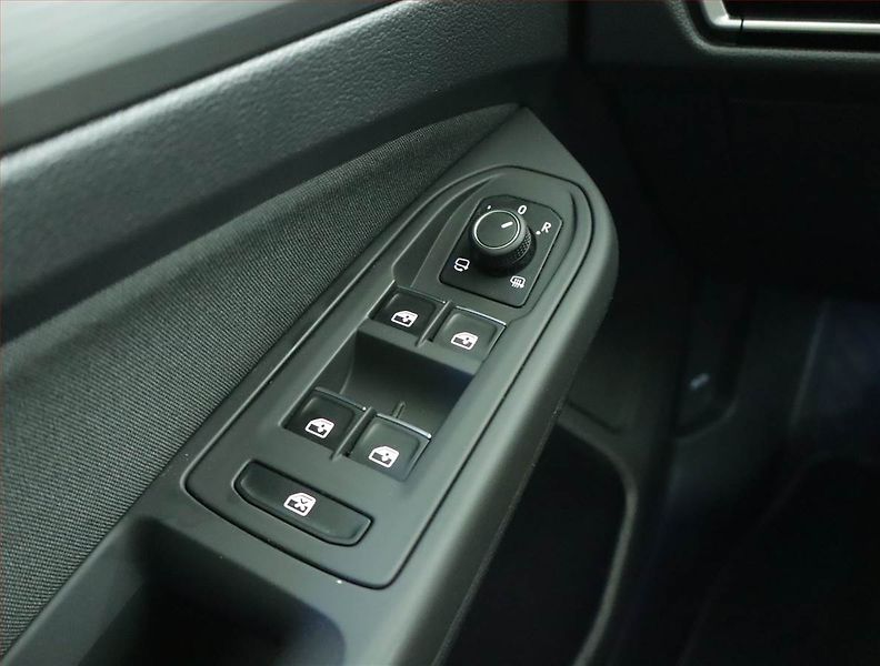 Volkswagen Golf (2022) Style 2.0 TDI, Automat - fotka 17 z 17