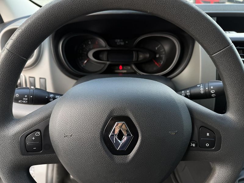 Renault Trafic 1.6dCi 89kW 9 míst ČR - fotka 14 z 20