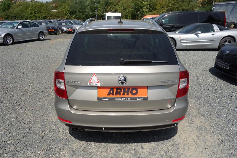 Škoda Superb 2,0 TDi 125KW, ČR, L&K, 4x4. - fotka 4 z 6