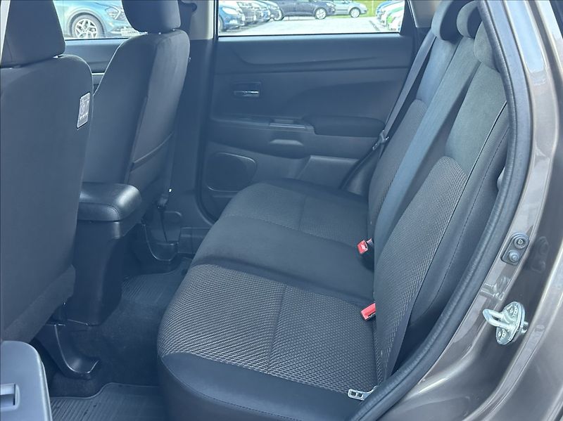 Mitsubishi ASX 1,6 117PS  Invite+ Audio - fotka 14 z 49