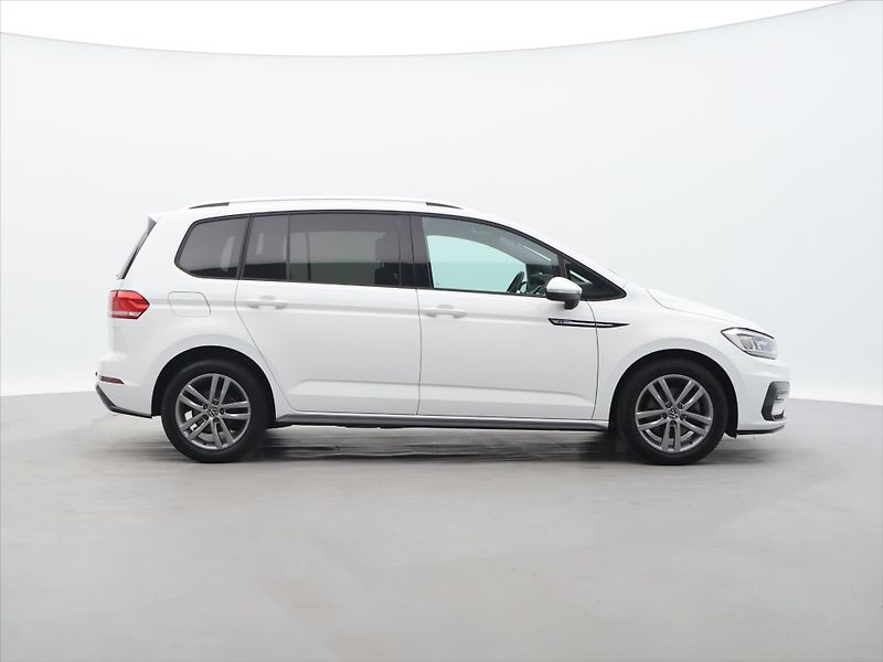 Volkswagen Touran 1,5 TSI 110kW DSG R-line DPH - fotka 8 z 29