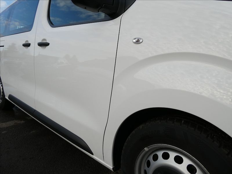 Peugeot Expert 1,5 HDi 1.MAJ.,LONG,9.míst,DPH - fotka 14 z 46