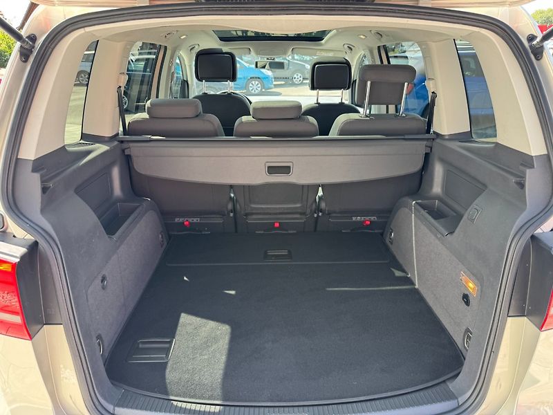 Volkswagen Touran (2014) SKY 1.6 TDI 77kW - fotka 23 z 46