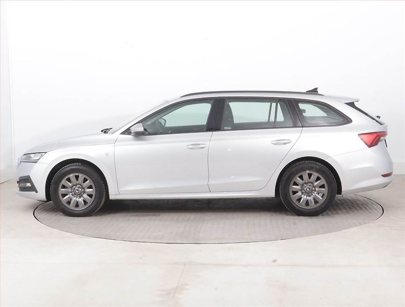 Škoda Octavia (2022) Ambition 2.0 TDI, ČR,1.maj - fotka 3 z 14