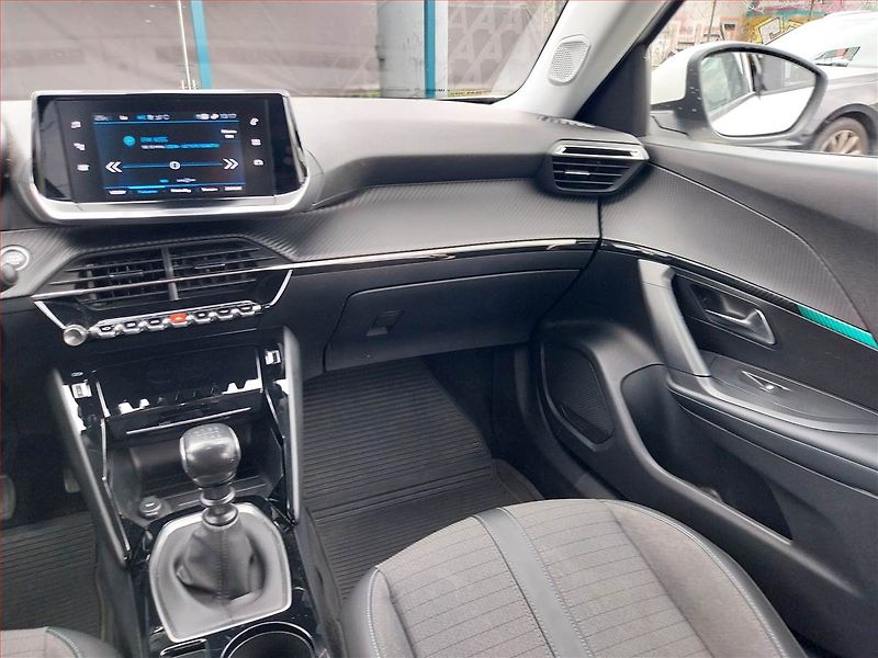 Peugeot 2008 (2021) 1.5 BlueHDi, Kůže, Navi - fotka 8 z 16