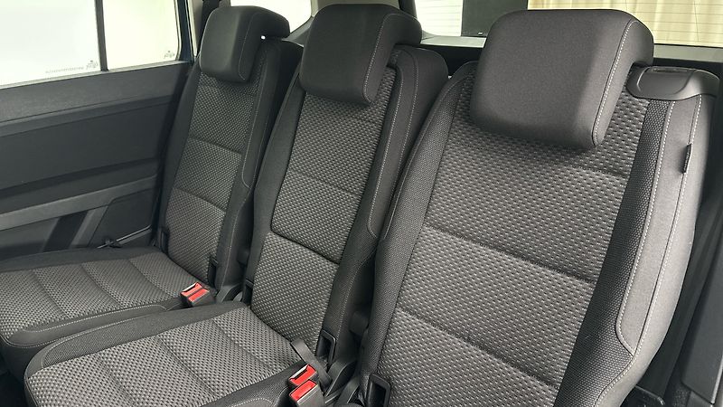 Volkswagen Touran 2.0 TDI Comfortline - fotka 16 z 26