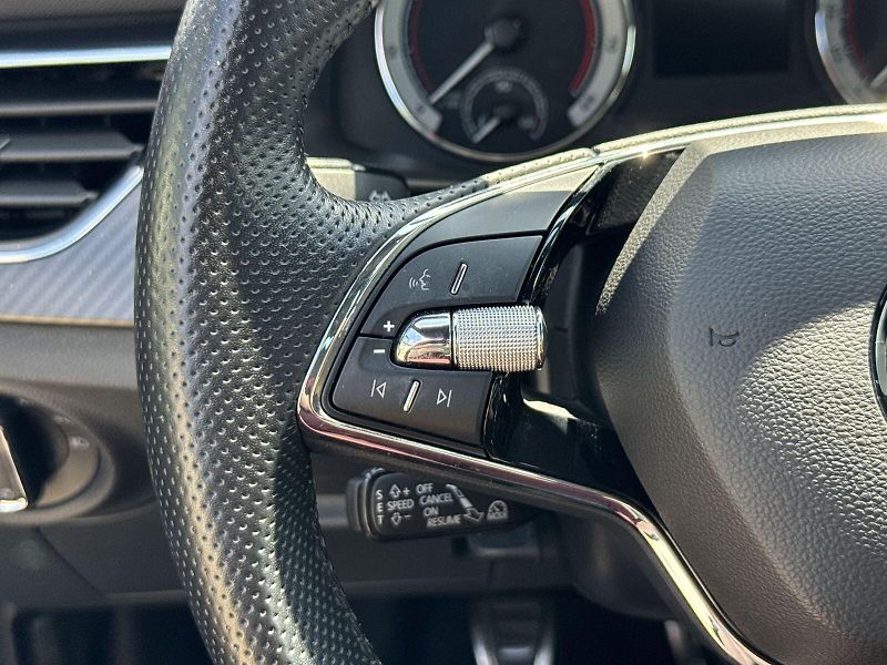 Škoda Kamiq (2022) 1.0 TSI Monte Carlo - fotka 14 z 32