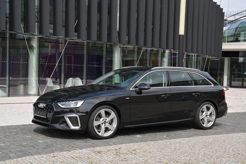 Audi A4 (2024) Avant S Line 5 Let Záruka+Serv - fotka 2 z 38