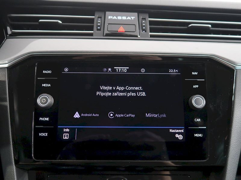Volkswagen Passat (2022) BUSINESS 1.5TSI EVO 110KW - fotka 23 z 39