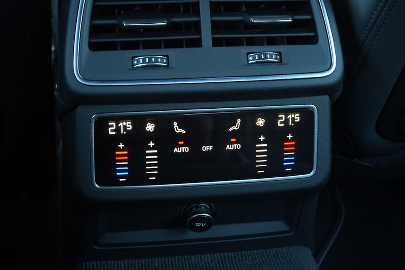 Audi A7 55 TFSI e, Quattro, Tažné, B&O - fotka 36 z 42