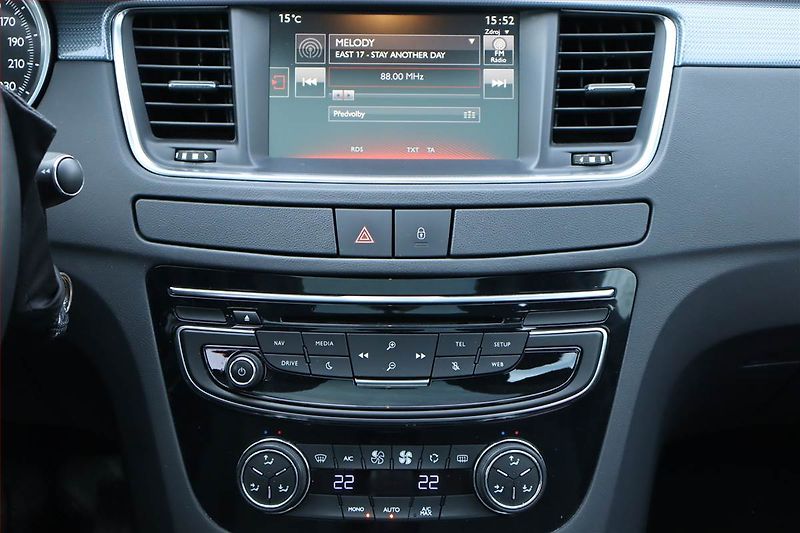 Peugeot 508 (2015) 2.0 HDi, Serv.kniha, Navi - fotka 12 z 22