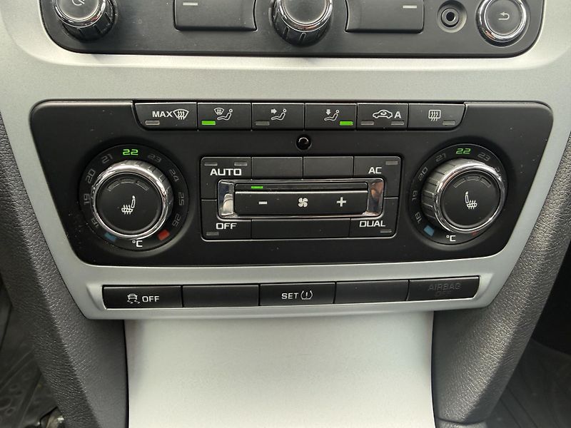 Škoda Octavia 1,6TDI 77kW XENONY - fotka 17 z 20