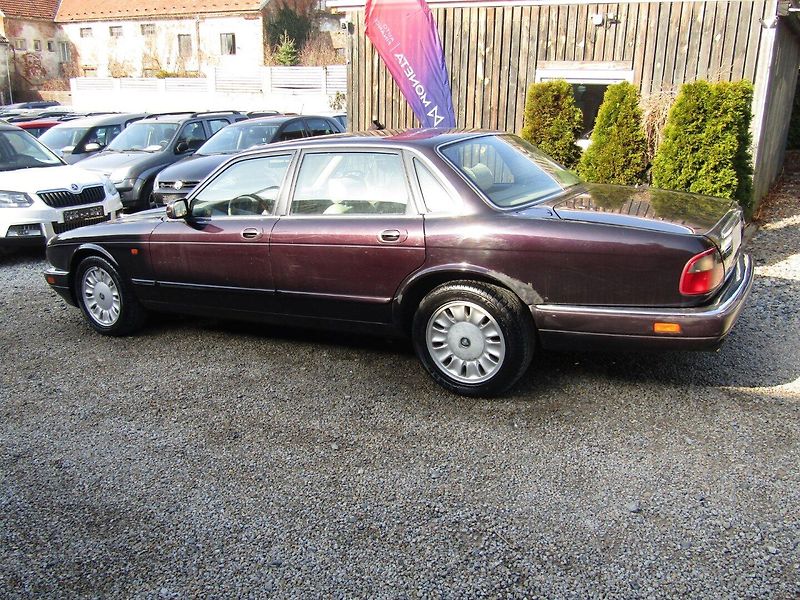 Jaguar XJ6 (1995) 3.2 R6 155kW  PLNĚ POJÍZDNÉ - fotka 4 z 35