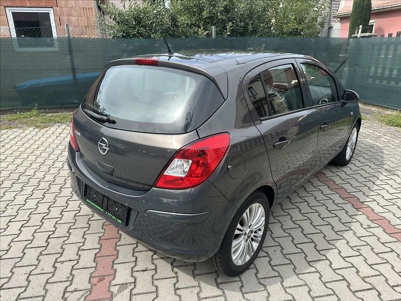 Opel Corsa 1,4 AUTOMAT - fotka 3 z 27