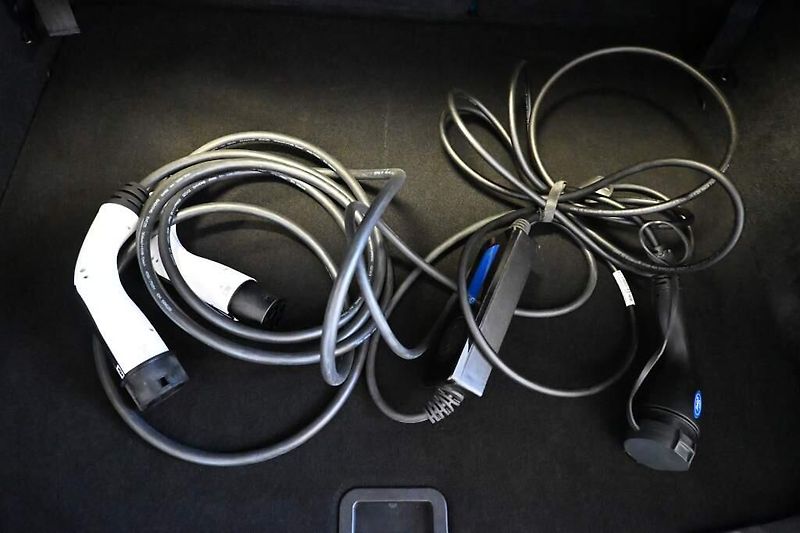 Ford Kuga (2021) 2.5 ACC TITANIUM Tažné Kamera - fotka 26 z 33