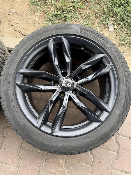 BMW Řada 5 (2017) 530 xDrive SPORT LINE, ČR - fotka 18 z 20