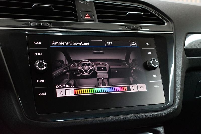 Volkswagen Tiguan 2.0TDI DSG*ACC*VIRTUAL*EL.KUFR - fotka 34 z 46
