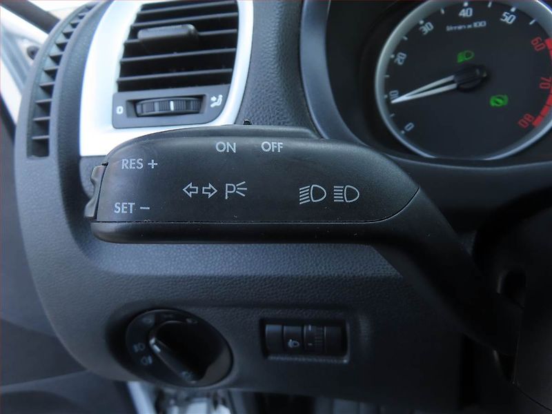 Škoda Fabia (2008) Sport 1.6 16V, Automat - fotka 18 z 19