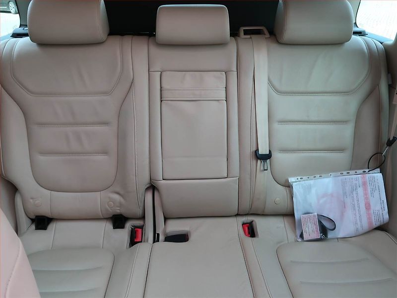 Volkswagen Touareg (2012) R-Line 3.0 TDI, 4X4, Automat - fotka 10 z 22