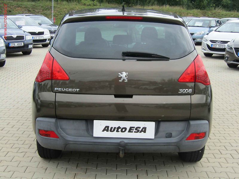 Peugeot 3008 (2010) 2.0HDi, Navi, výhřev sed. - fotka 5 z 14