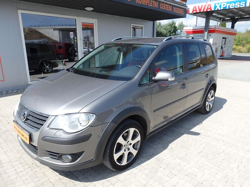 Volkswagen Touran 1,4TSi CROSS DIGI KLIMA - fotka 2 z 16