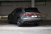 Volkswagen Touareg 3.0 TDI ve výbavě R-line.