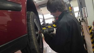 Nezapomeňte si včas přezout pneumatiky na vašem autě.