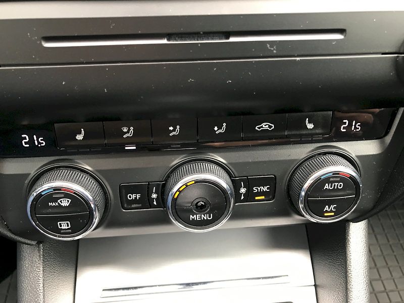 Škoda Octavia (2016) COM STYLE TD81/1.6 7AG - fotka 23 z 24