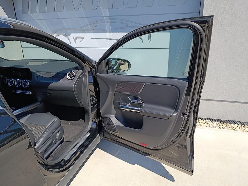 Mercedes-Benz EQA 250+ ČR DPH - fotka 32 z 34