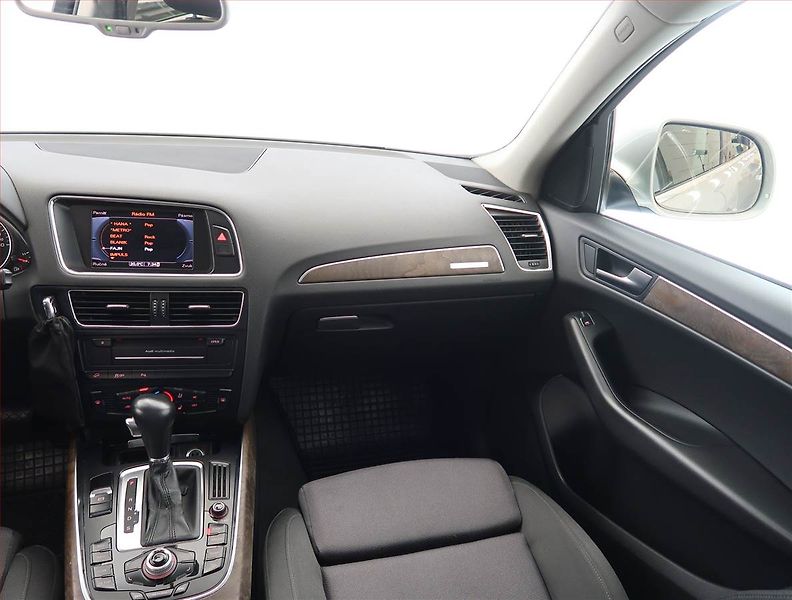Audi Q5 (2012) 2.0 TDI, 4X4, Automat, Navi - fotka 8 z 24