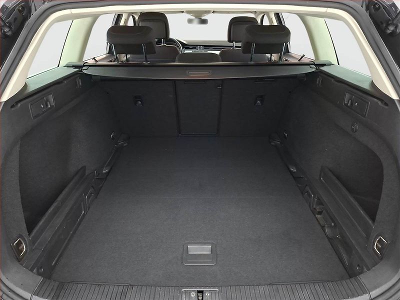 Volkswagen Passat (2018) 2.0 TDI, Automat, Navi - fotka 14 z 17