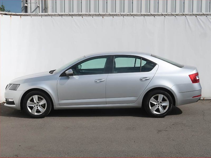 Škoda Octavia (2018) Ambition Plus 1.0 TSI - fotka 3 z 18