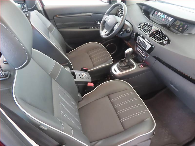 Renault Grand Scénic (2012) 1.5 dCi, Automat, Navi - fotka 9 z 14