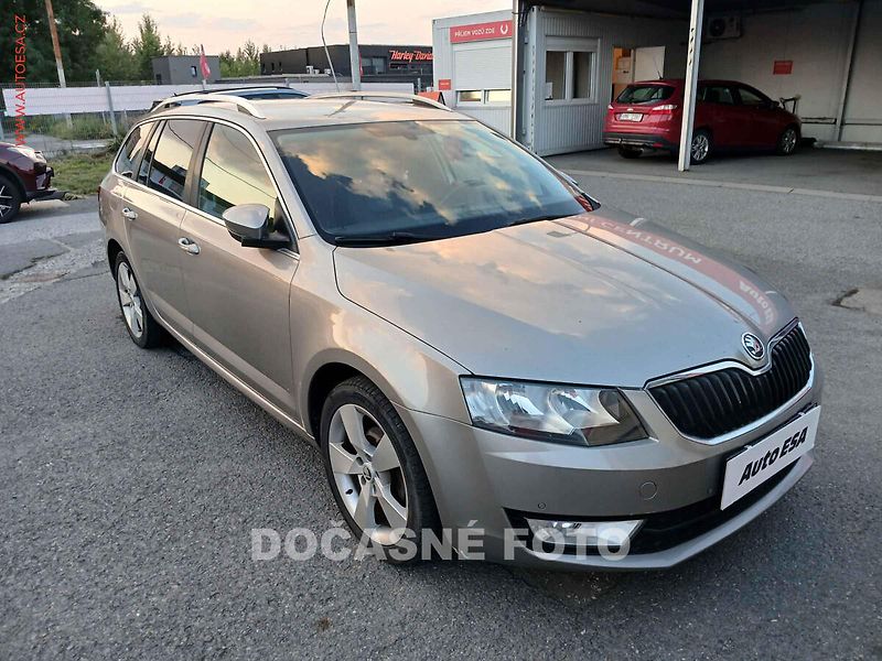 Škoda Octavia (2014) 1.6 TDi, DSG, STK 12/27 - fotka 1 z 3