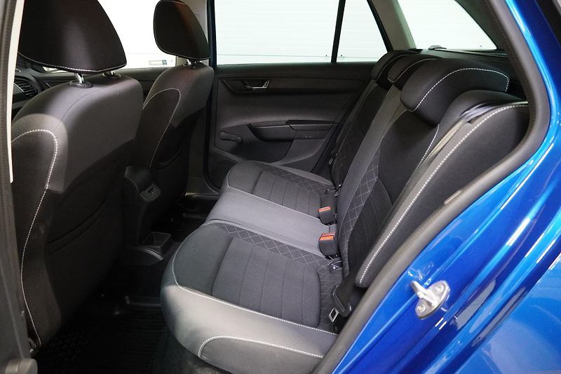 Škoda Fabia 1.0TSI 70kW,DSG,TOUR,ČR,1.MAJ - fotka 15 z 29