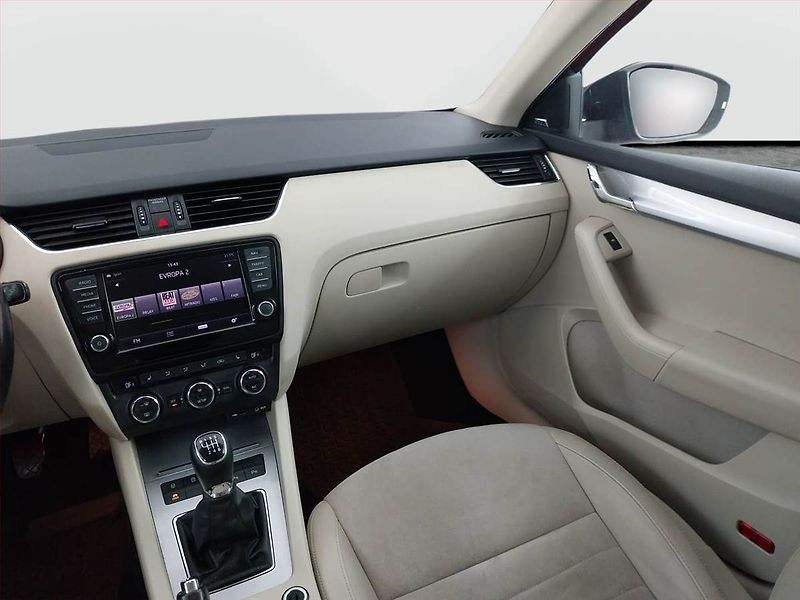 Škoda Octavia (2014) Elegance 2.0 TDI, Serv.kniha - fotka 8 z 24