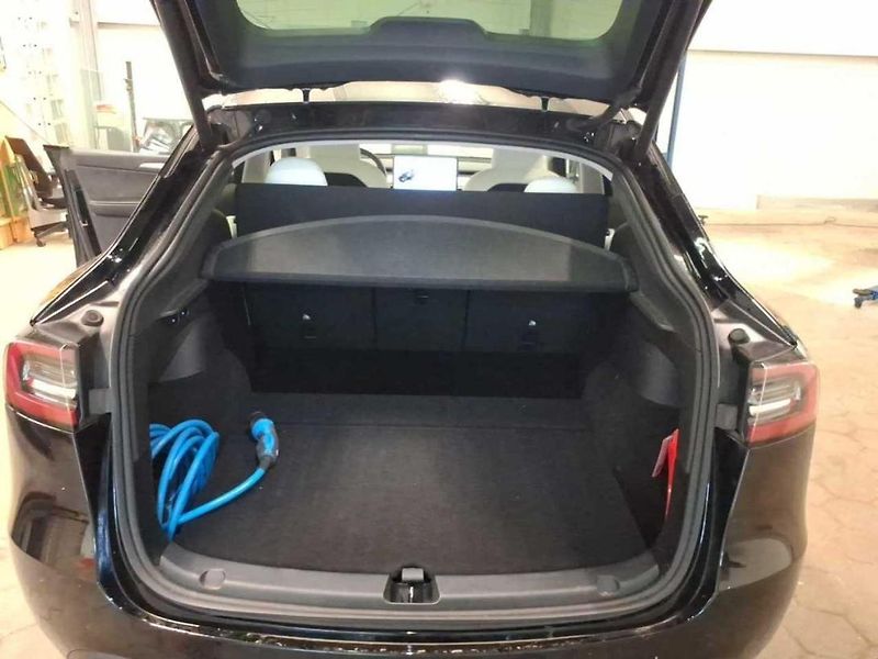 Tesla Model Y RWD 220kw TZ 92,5 % - fotka 7 z 9