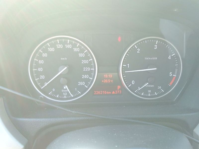 BMW Řada 3 2.0 318d Touring - fotka 15 z 15