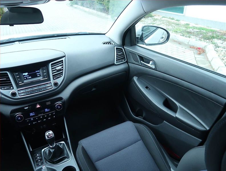 Hyundai Tucson (2015) 1.6 GDI, Serv.kniha, Tempomat - fotka 8 z 17