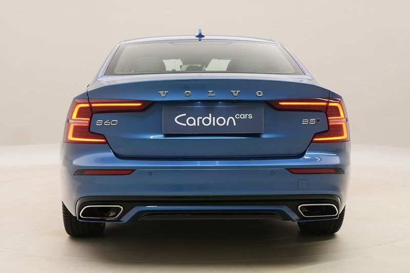Volvo S60 B5 AWD R-DESIGN AUT CZ - fotka 11 z 44