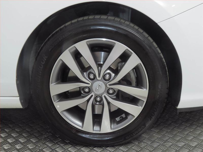 Hyundai i30 (2020) Family 1.4 T-GDI, Automat - fotka 15 z 21