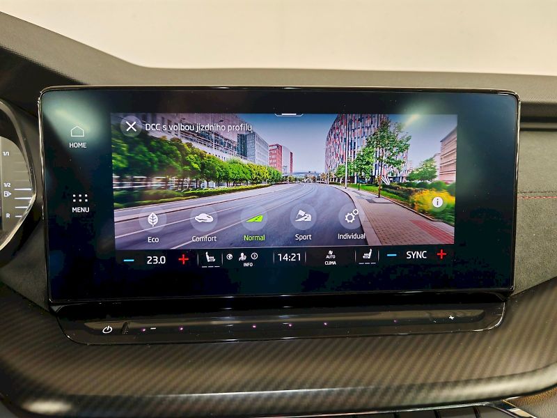 Škoda Octavia (2022) 2.0 TSI 180 kW DSG RS - fotka 12 z 32