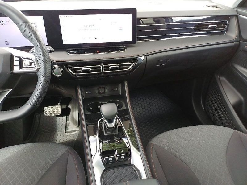 MG HS EMOTION 1,5 TGI 125 kW automat - fotka 10 z 17