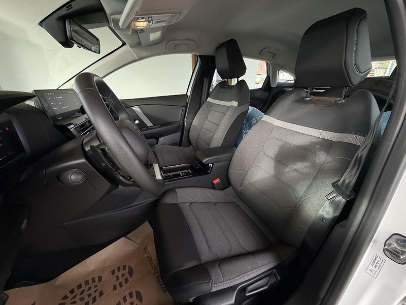 Citroën C4  S&S EAT8 Feel Pack - fotka 25 z 25