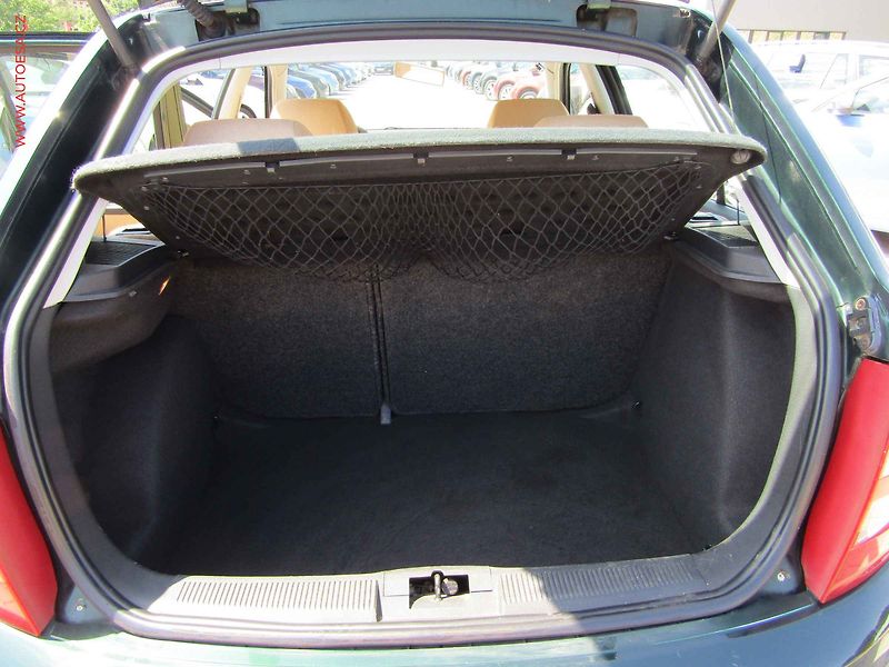 Škoda Fabia (2001) 1.4MPi, AT, AC, výhř.sed. - fotka 12 z 18