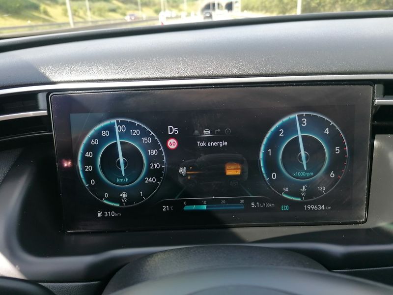 Hyundai Tucson (2021) 1.6 CRDi 100kW 48V Feel - fotka 13 z 41