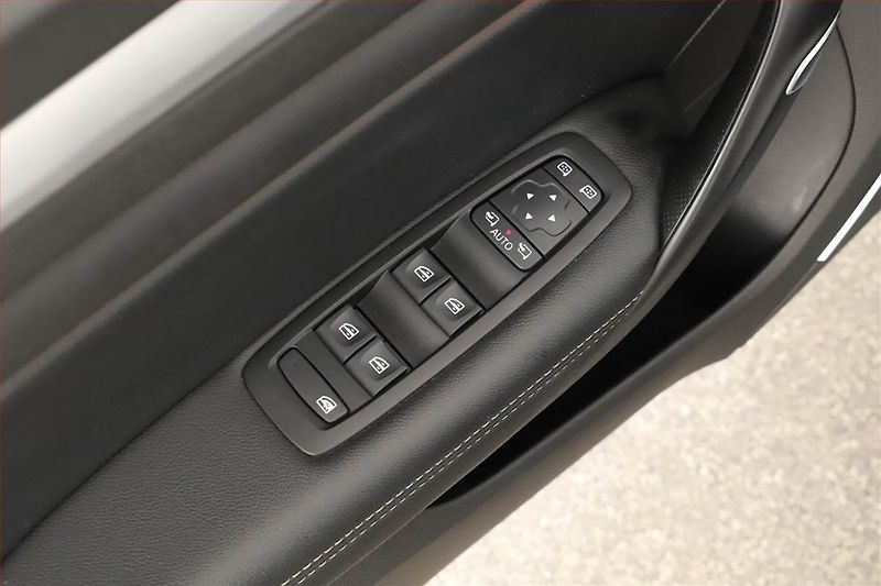 Renault Mégane (2016) 1.2 TCe, Navi, Tempomat - fotka 19 z 19